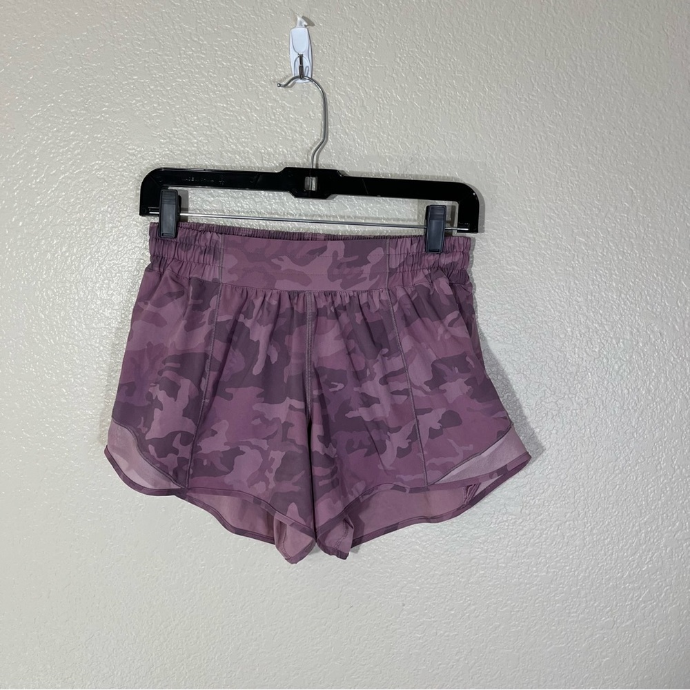 Lululemon Hotty Hot 4in Shorts Size 6